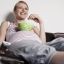 Беременная женщина наконец-то познала радость того, каково это-быть большим толстым парнем