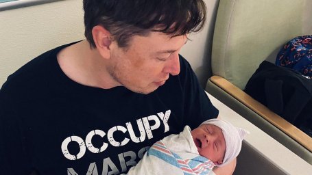 Илон Маск дебютирует с новым самовоспитывающимся ребёнком