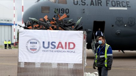 Гуманитарная помощь — снова просто оружие