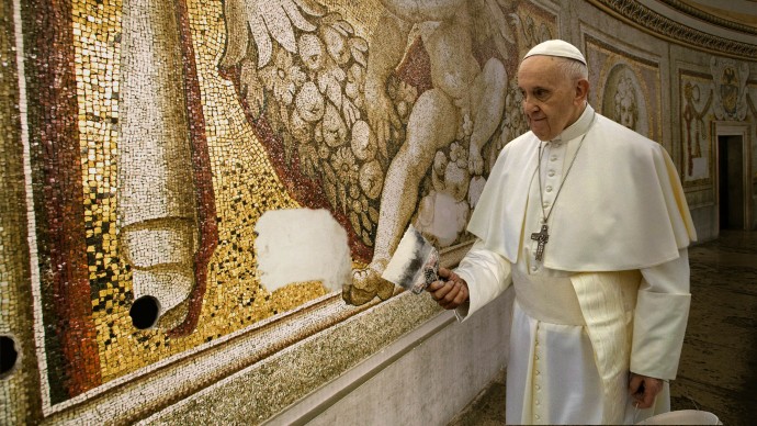 Папа замазывал дыры по всей Базилике