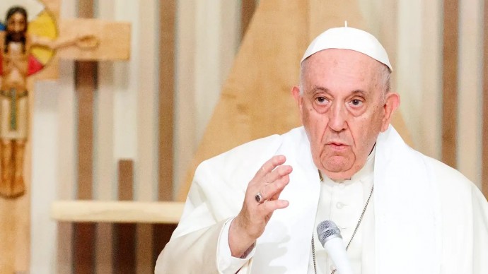 Папа Франциск заявил, что нет ничего плохого в том, что парень даёт приятелю подёргать после нескольких выпивок