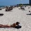 Флорида пытается увеличить количество прививок, оставляя наполненные вакциной шприцы вокруг пляжей
