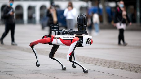 Boston Dynamics представляет новых роботов, способных реалистично вести себя так, как будто они находятся под контролем исследователей